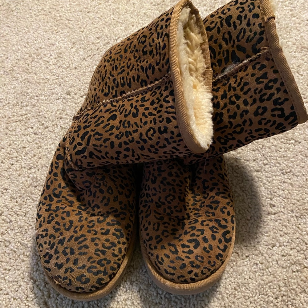 Leopard print uggs